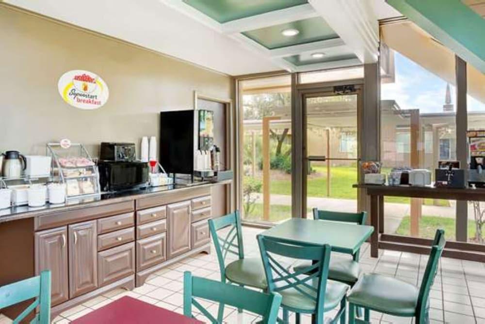 Super 8 By Wyndham St. Augustine Motel Buitenkant foto